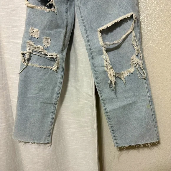 PacSun women’s high waist distressed mom jeans - Picture 4 of 7